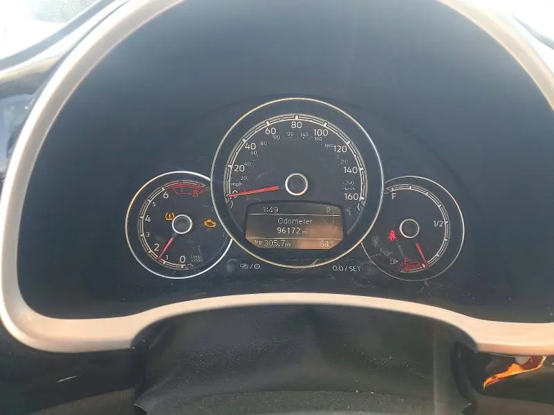 2017 VOLKSWAGEN BEETLE S/SE  