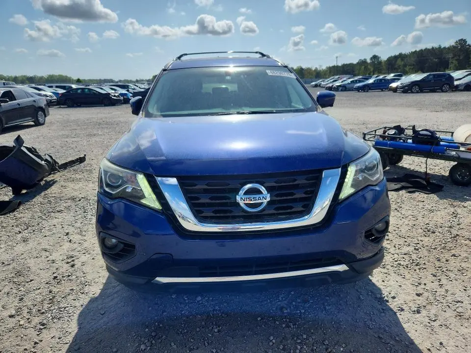 2017 NISSAN PATHFINDER SL  