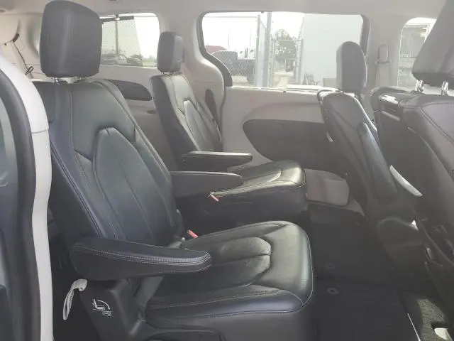 2017 CHRYSLER PACIFICA TOURING L PLUS  