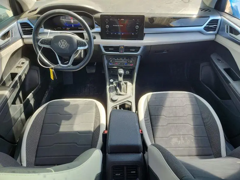 2025 VOLKSWAGEN TAOS SE  