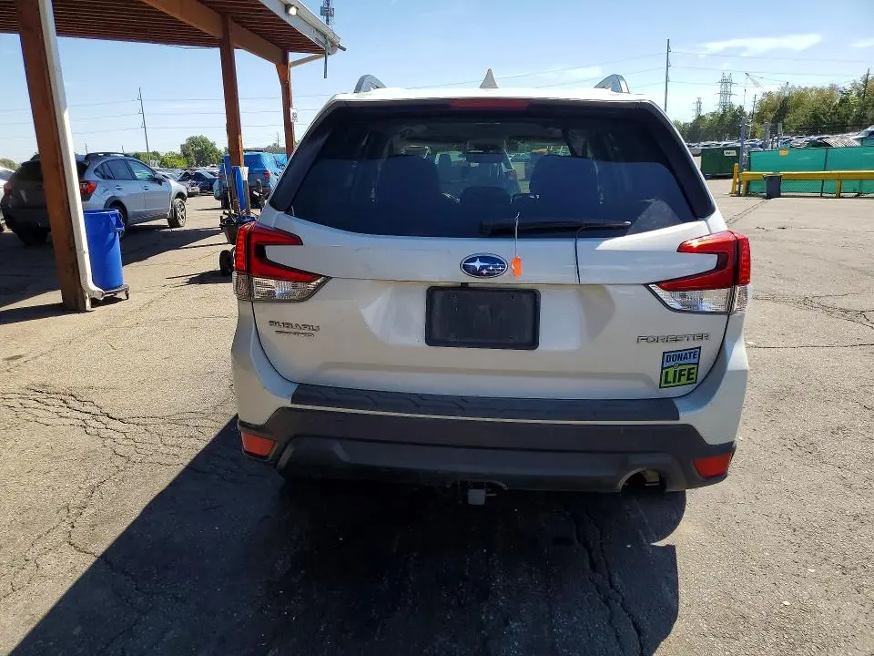 2021 SUBARU FORESTER   