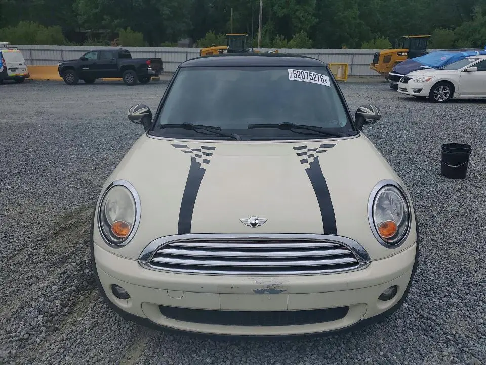 2010 MINI COOPER   