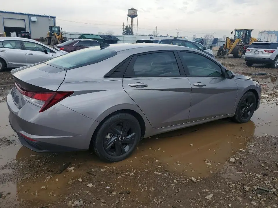 2023 HYUNDAI ELANTRA SEL  