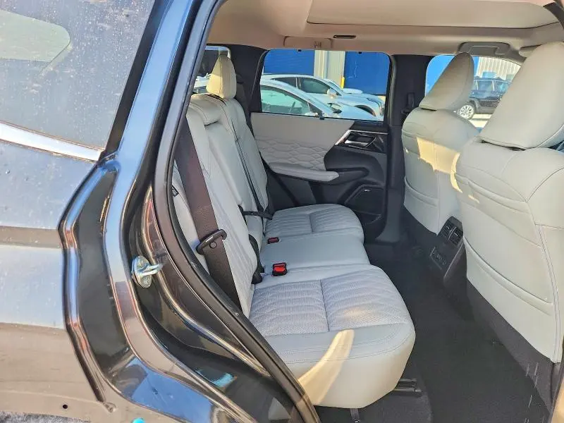 2025 MITSUBISHI OUTLANDER SEL  