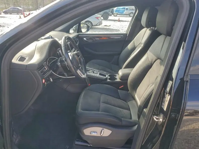 2019 PORSCHE MACAN   
