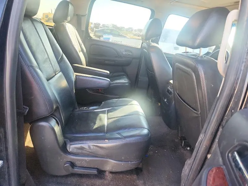 2014 CHEVROLET SUBURBAN K1500 LT  