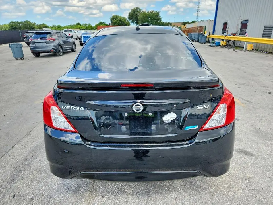 2015 NISSAN VERSA 1.6 SV  