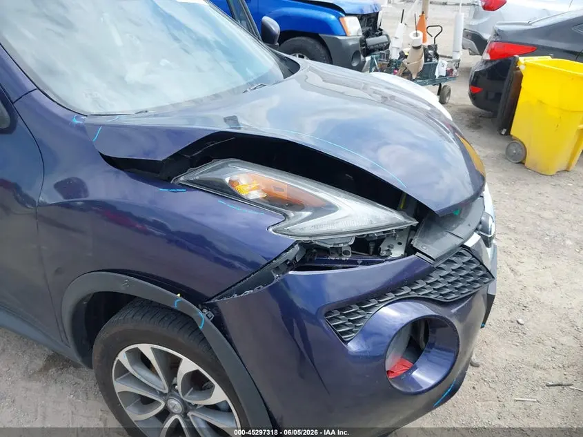 2017 NISSAN JUKE SV
