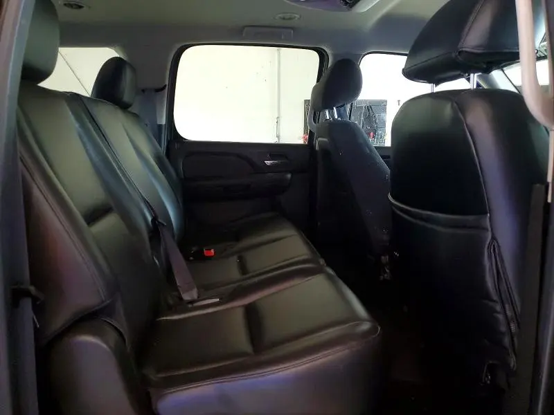 2011 CHEVROLET SUBURBAN   
