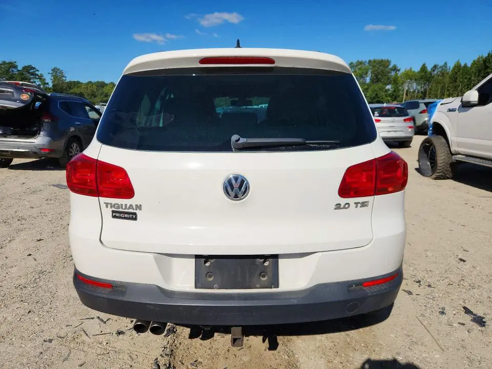 2012 VOLKSWAGEN TIGUAN S  