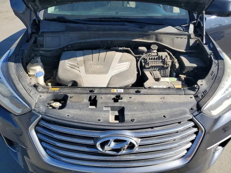 2017 HYUNDAI SANTA FE SE  