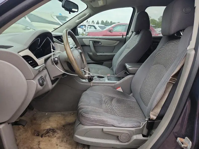 2013 CHEVROLET TRAVERSE LS  