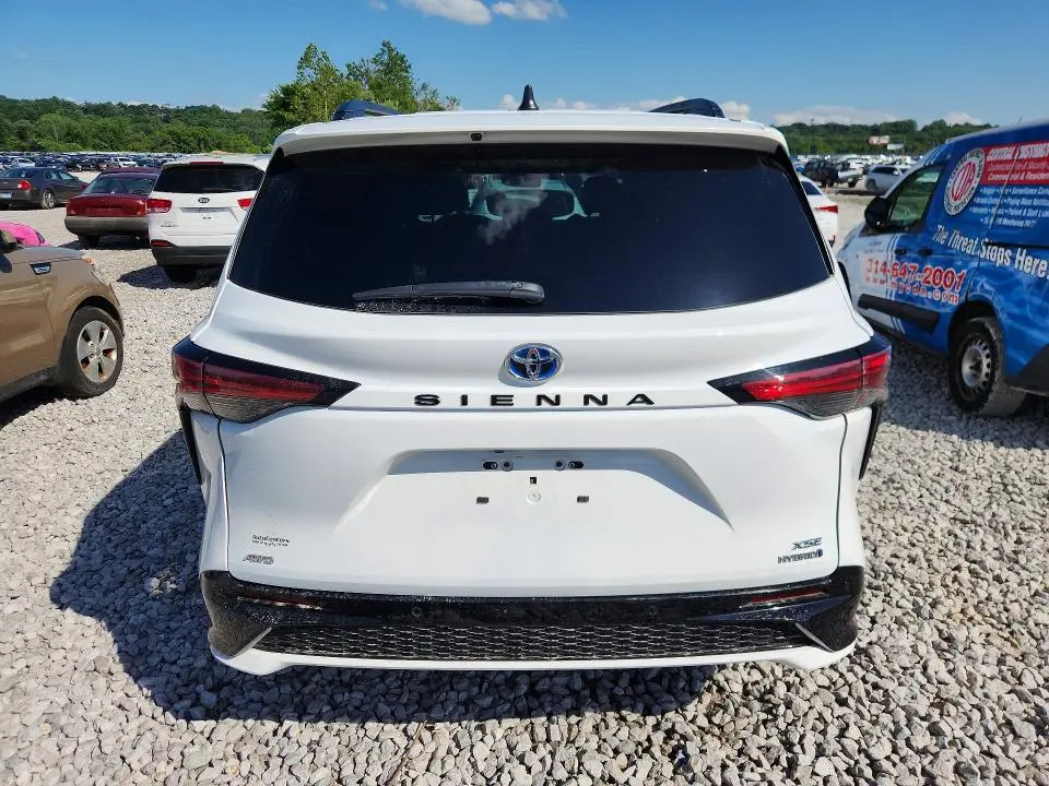 2022 TOYOTA SIENNA   