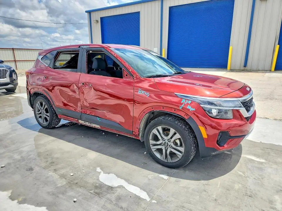 2023 KIA SELTOS S  
