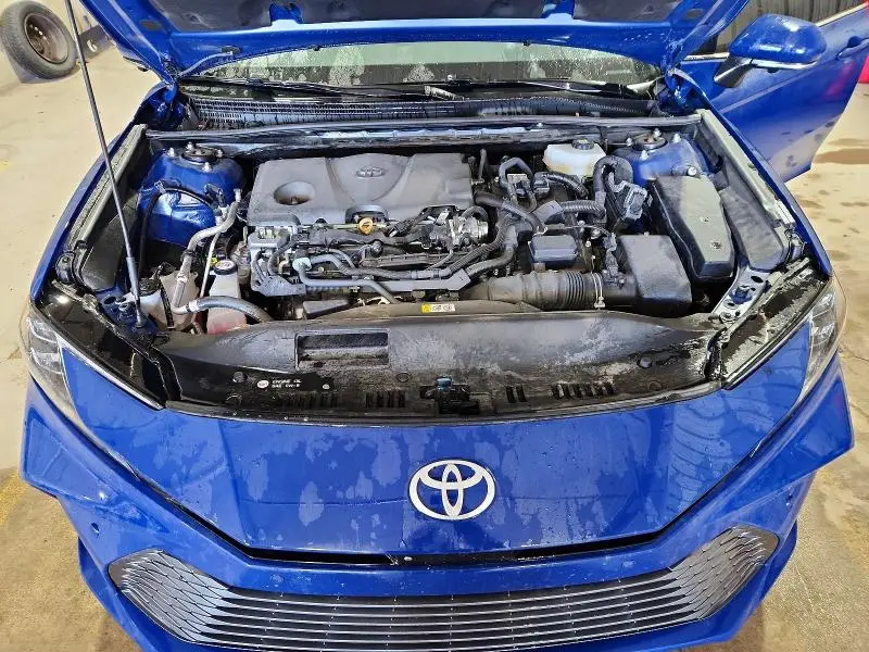2025 TOYOTA CAMRY XLE  