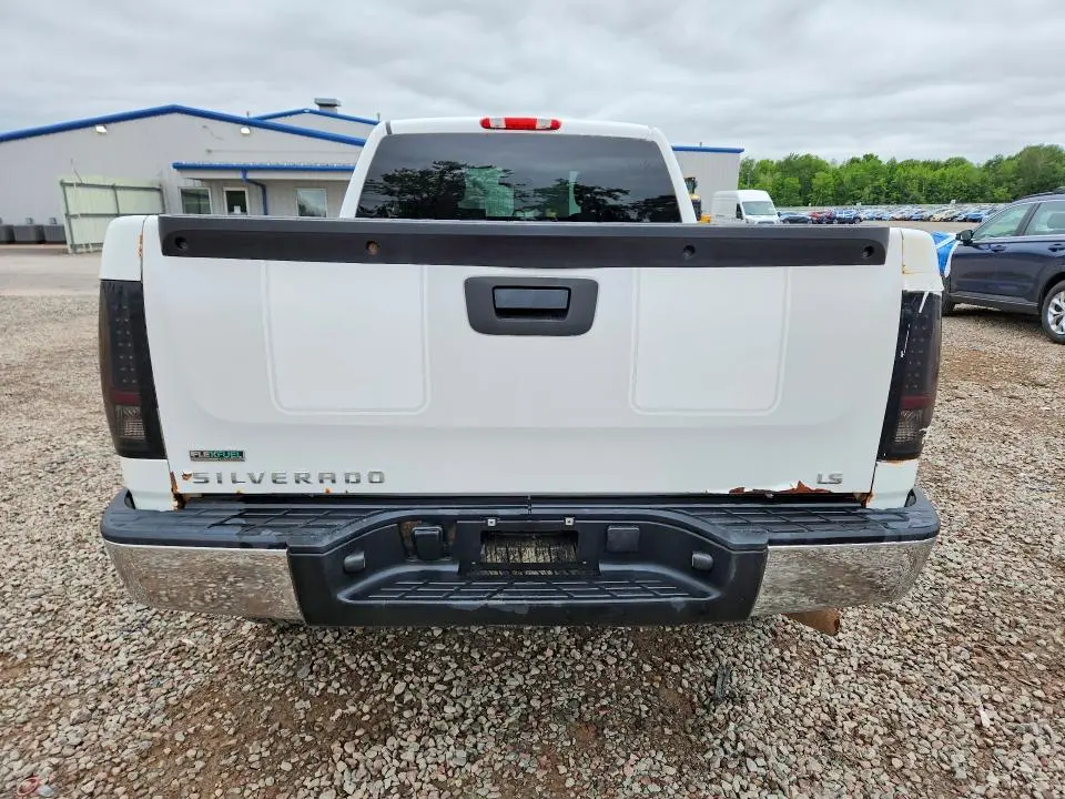 2011 CHEVROLET SILVERADO K1500 LS  