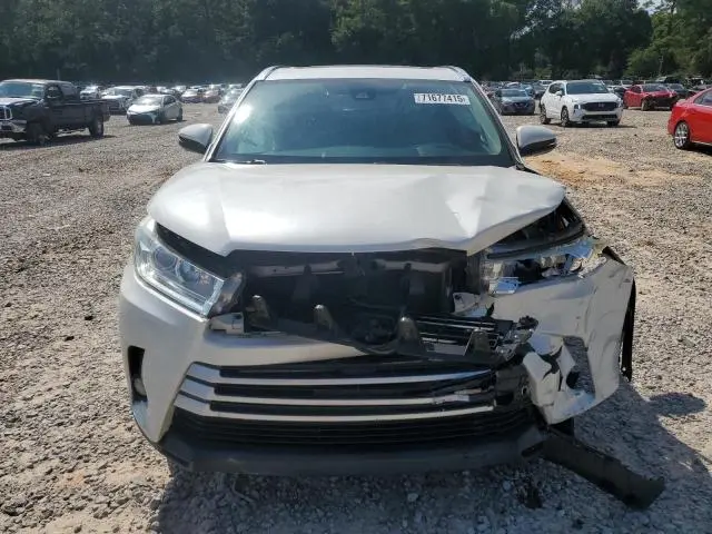 2019 TOYOTA HIGHLANDER SE  