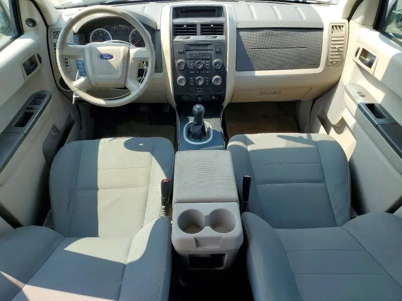 2011 FORD ESCAPE XLS  