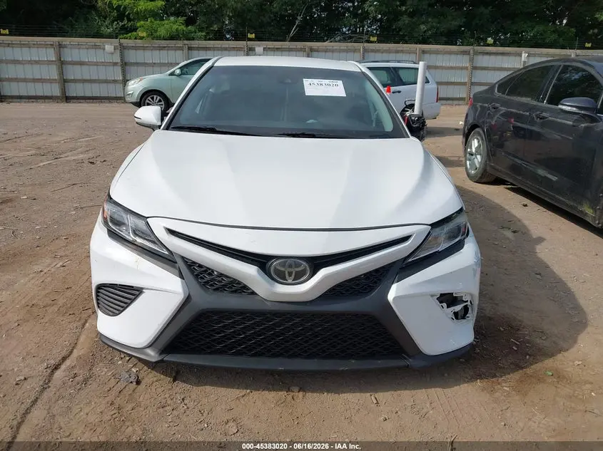 2020 TOYOTA CAMRY SE
