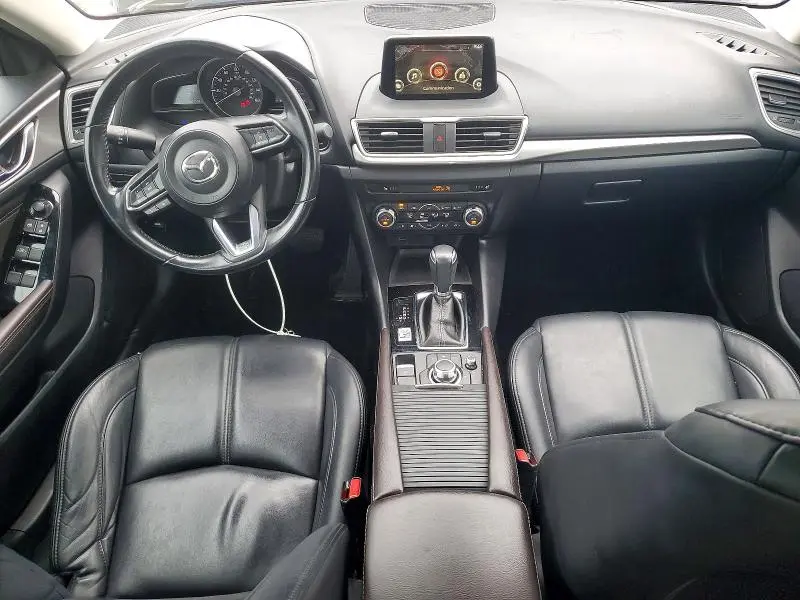 2018 MAZDA 3 TOURING  