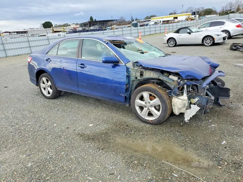 2011 TOYOTA CAMRY SE  