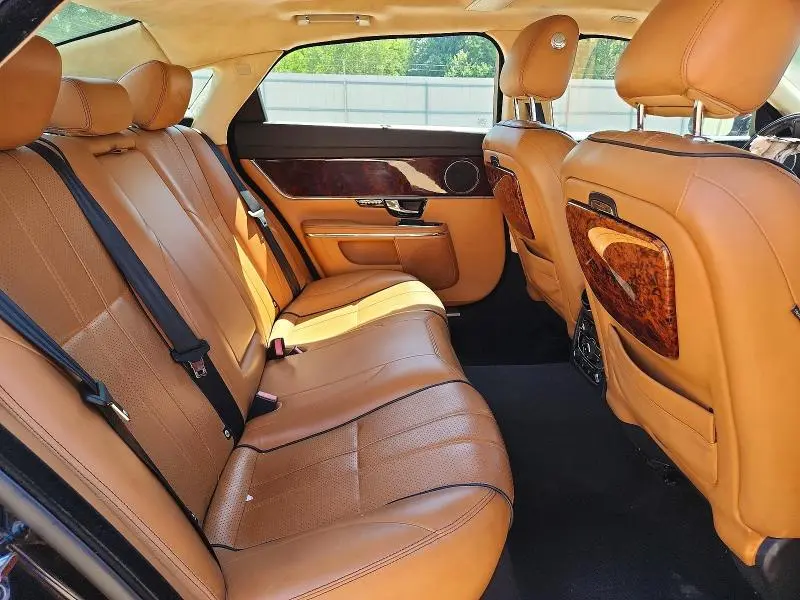 2011 JAGUAR XJL   