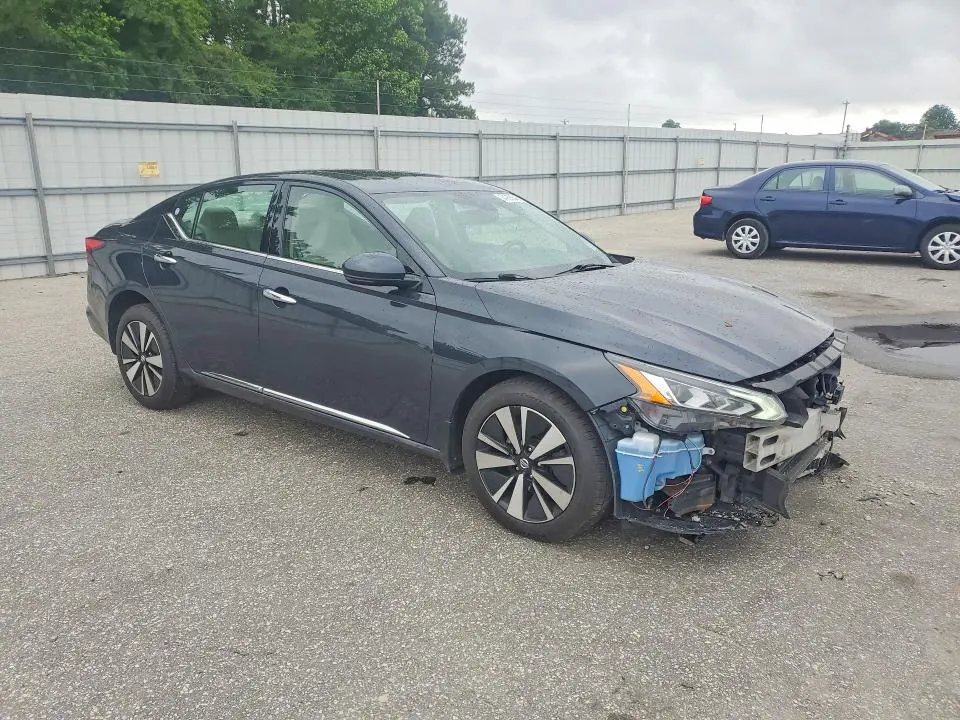 2019 NISSAN ALTIMA SL  
