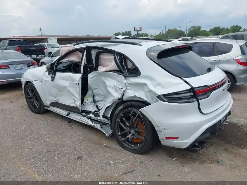 2023 PORSCHE MACAN T