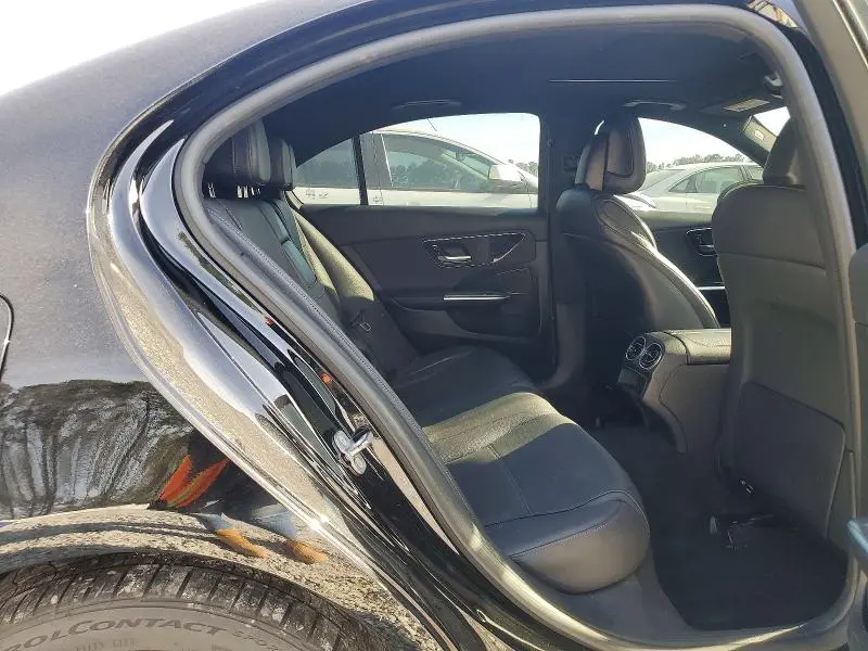 2024 MERCEDES-BENZ C 300  