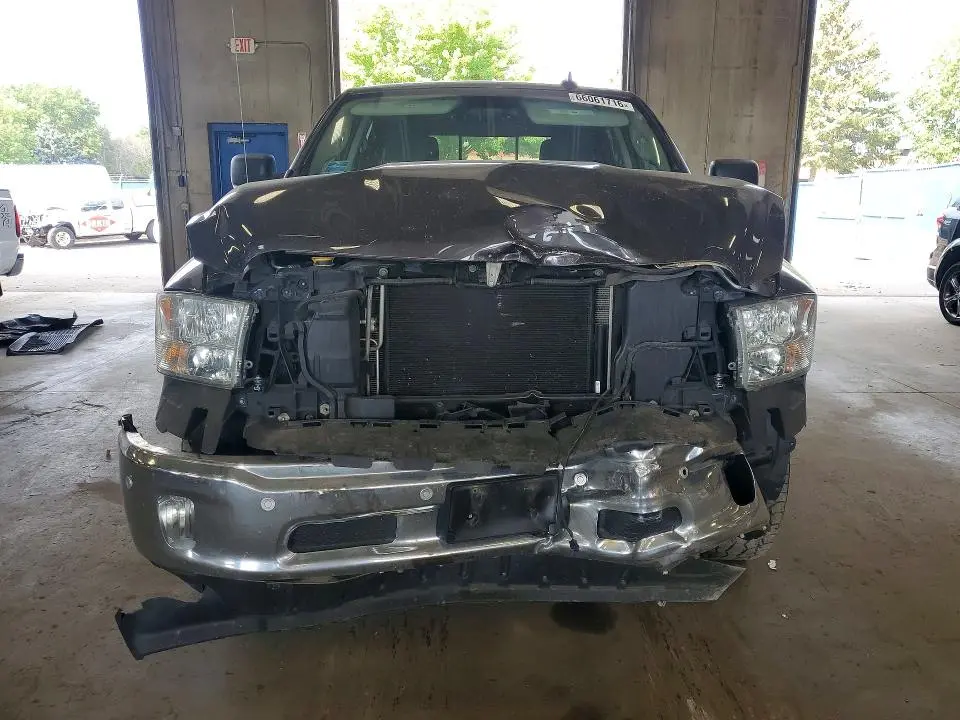 2018 RAM 1500 SLT  