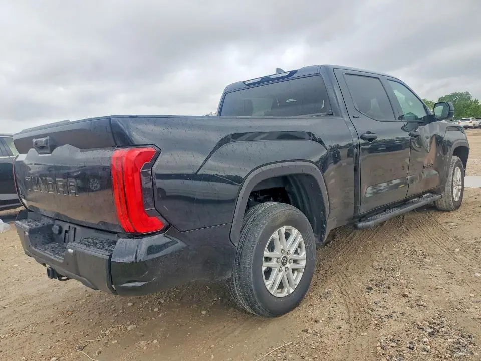 2024 TOYOTA TUNDRA CREWMAX SR5  