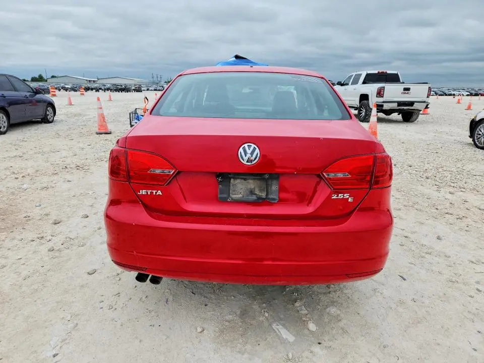 2013 VOLKSWAGEN JETTA SE  