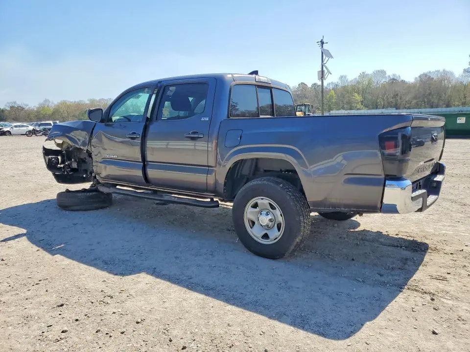 2018 TOYOTA TACOMA SR5  