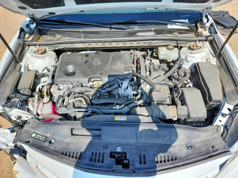 2020 TOYOTA CAMRY XLE  