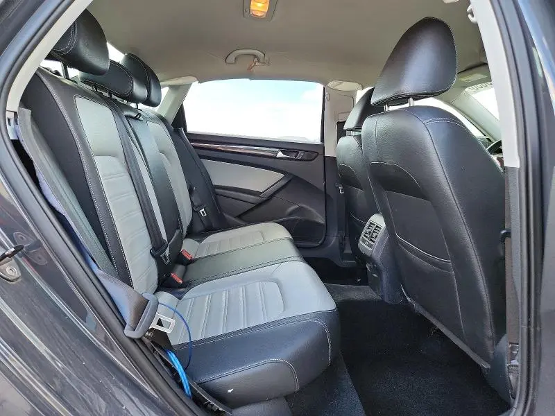 2014 VOLKSWAGEN PASSAT SE  