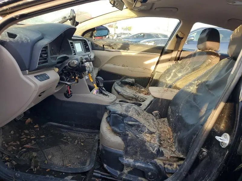 2019 HYUNDAI ELANTRA SE  