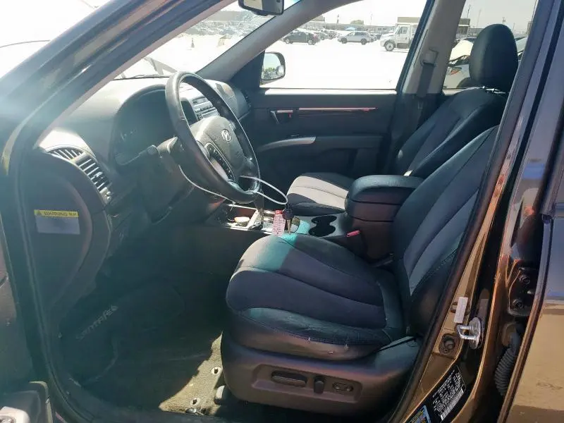 2011 HYUNDAI SANTA FE SE  