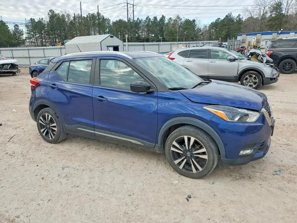 2020 NISSAN KICKS SR  