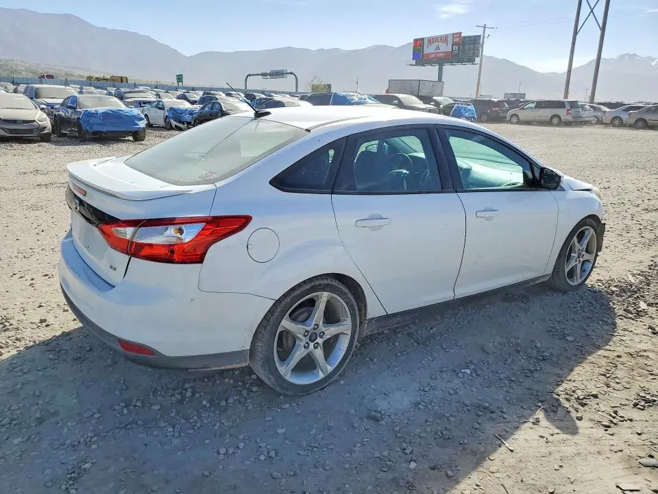 2014 FORD FOCUS SE  