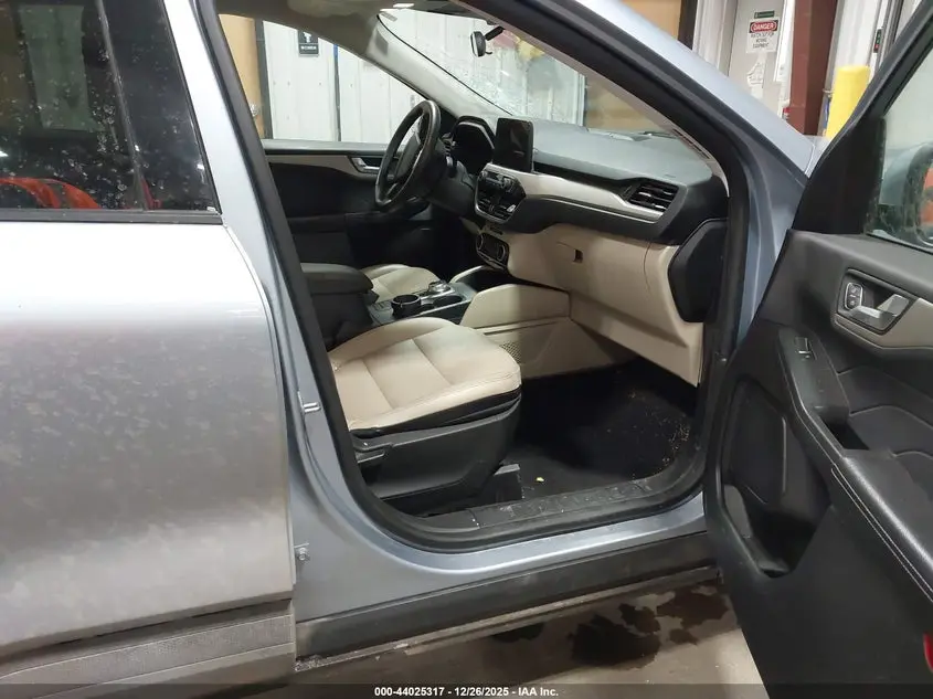 2022 FORD ESCAPE SEL HYBRID