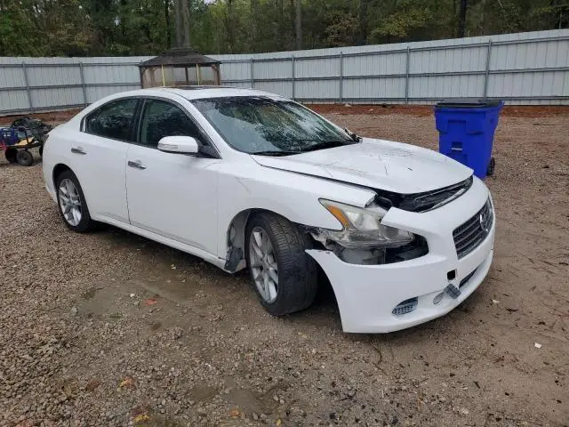 2010 NISSAN MAXIMA S  