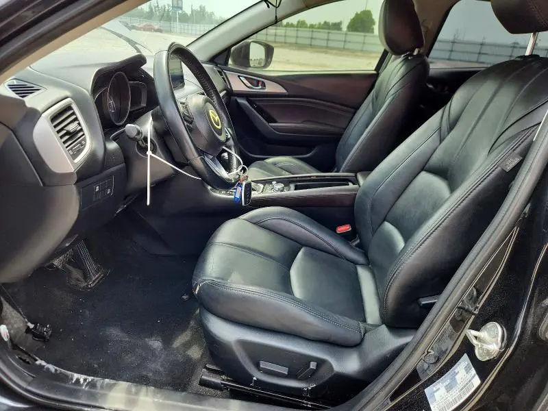 2018 MAZDA 3 TOURING  
