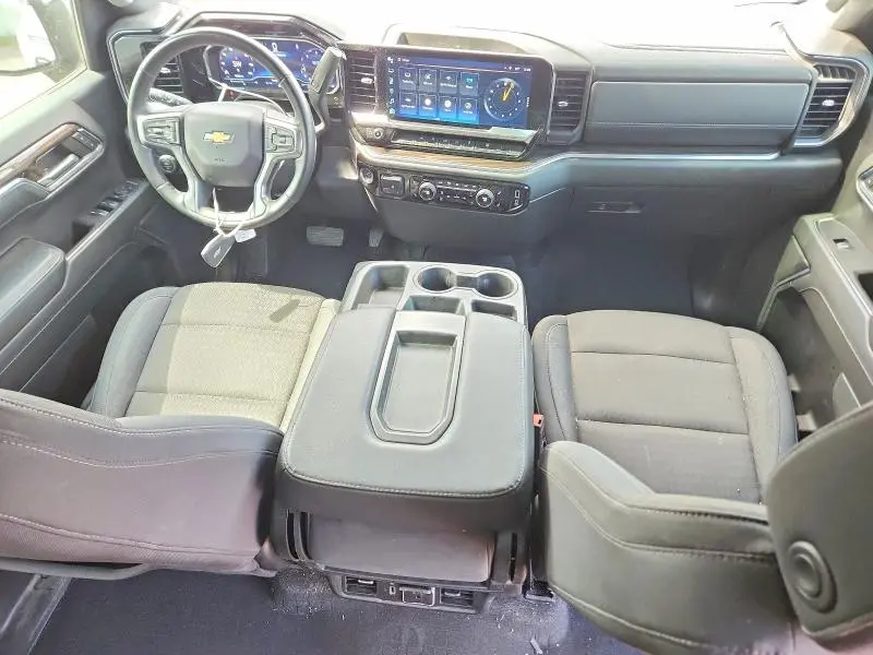 2024 CHEVROLET SILVERADO C1500 LT  