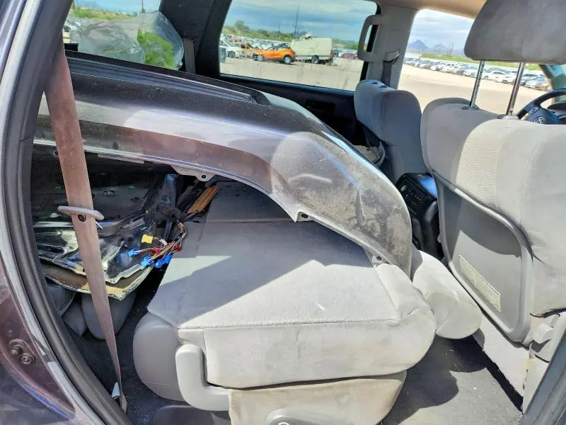 2013 TOYOTA SEQUOIA SR5  