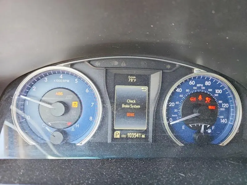 2016 TOYOTA CAMRY LE  