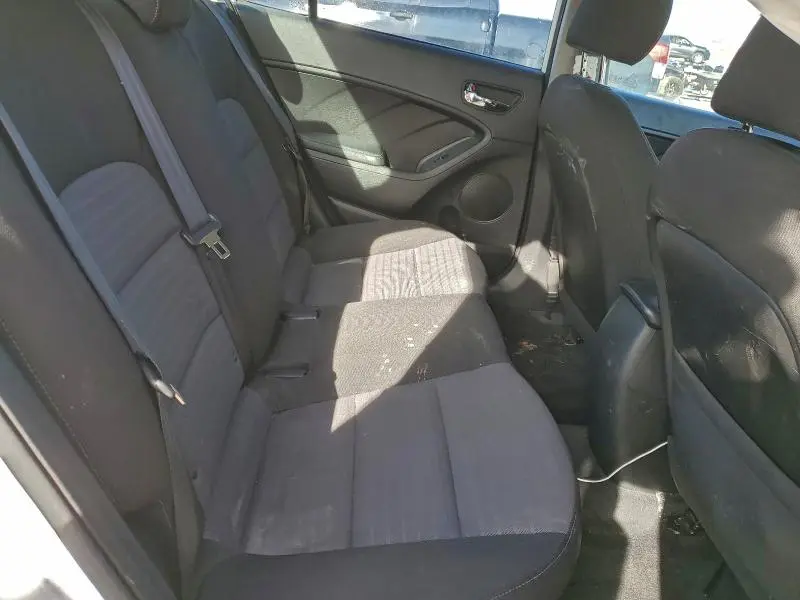 2017 KIA FORTE LX  