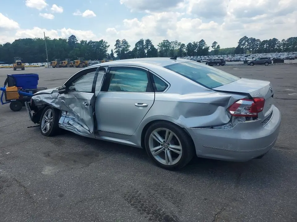 2015 VOLKSWAGEN PASSAT SE  