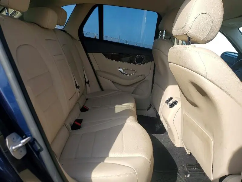 2019 MERCEDES-BENZ GLC 300  