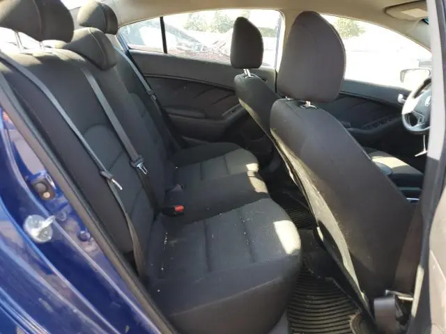 2017 KIA FORTE LX  