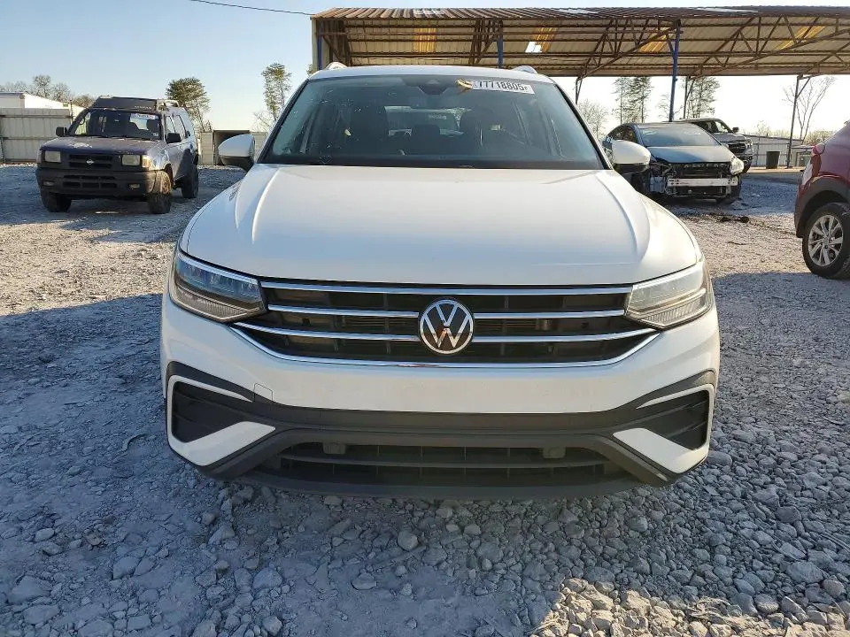2022 VOLKSWAGEN TIGUAN SE  